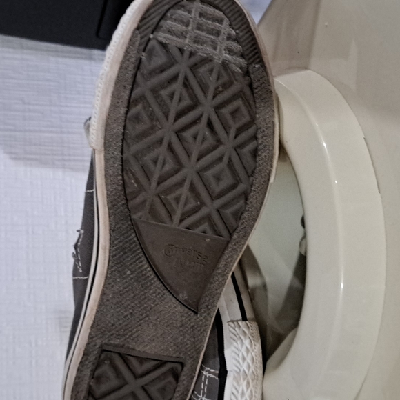 Converse Grey shoes - Picture 4 of 4